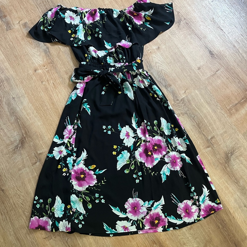 NWT - Express - Floral Off-Shoulder Dress